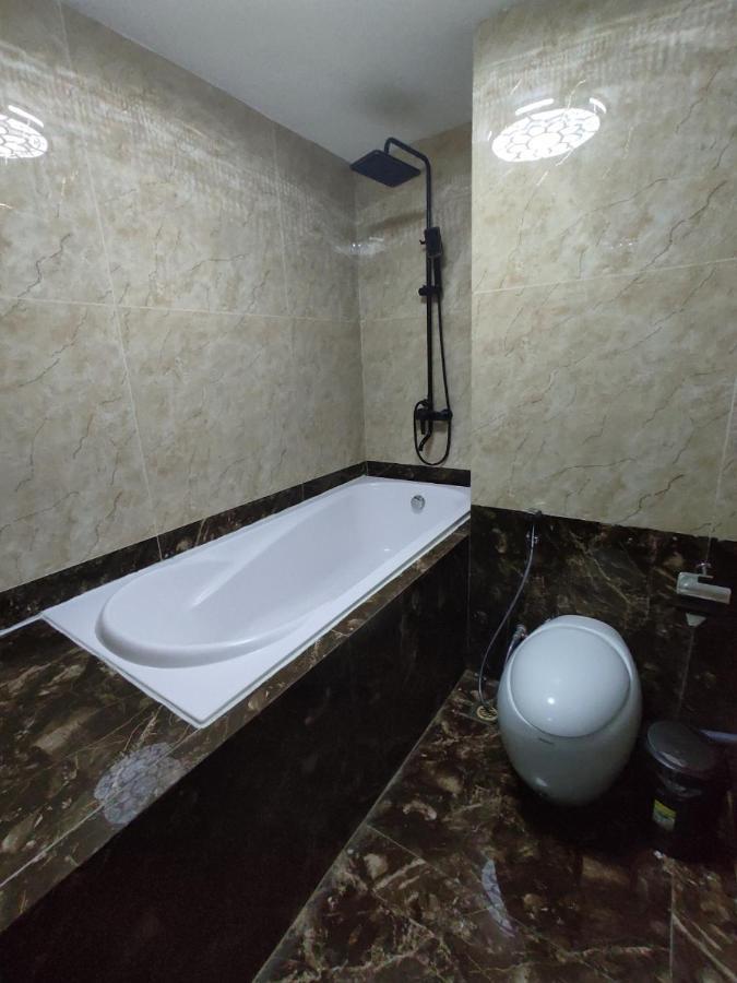 Bao Ngoc Linh đàm Khách sạn Hà Nội